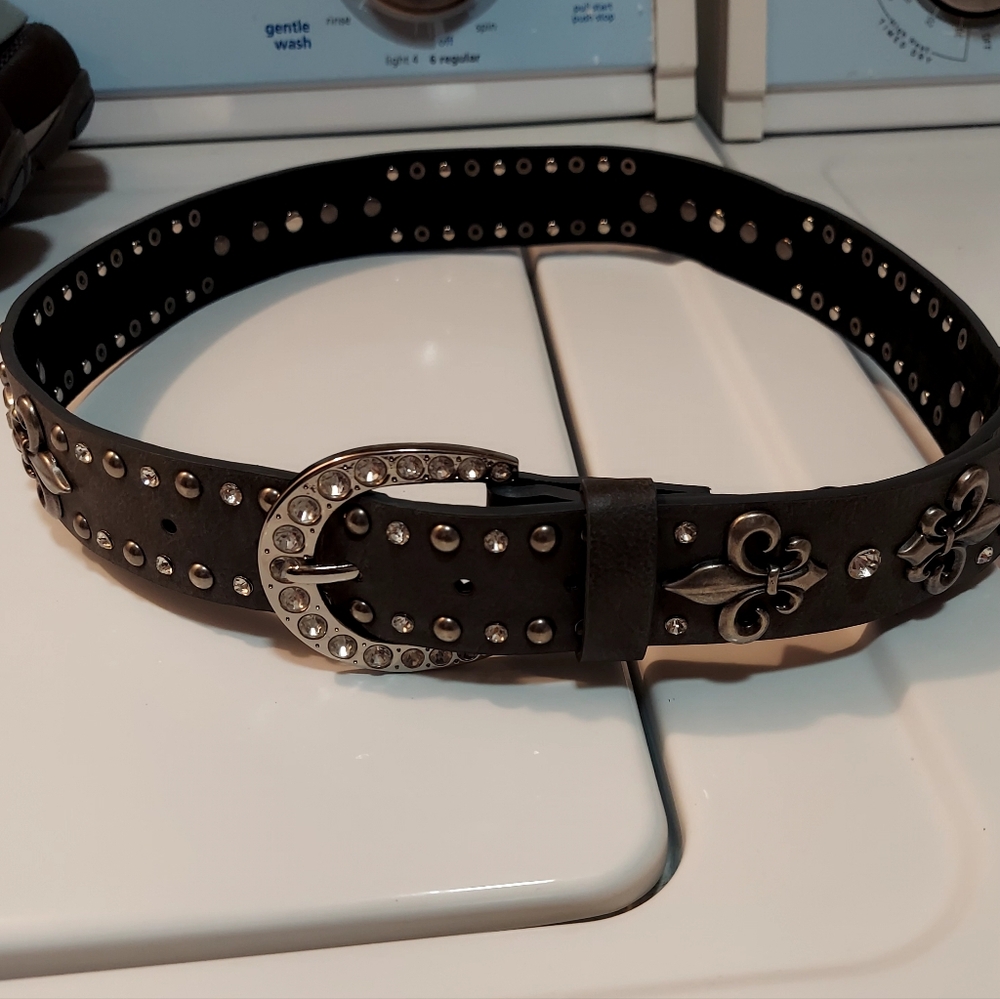 BKE Leather Fleur De Lis Belt